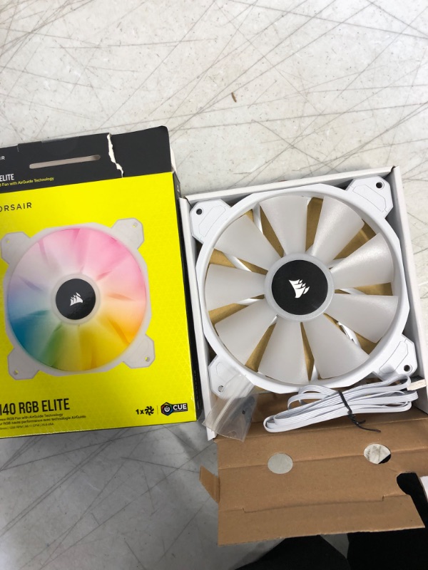 Photo 2 of CORSAIR iCUE SP140 RGB Elite Performance 140mm White PWM Single Fan
