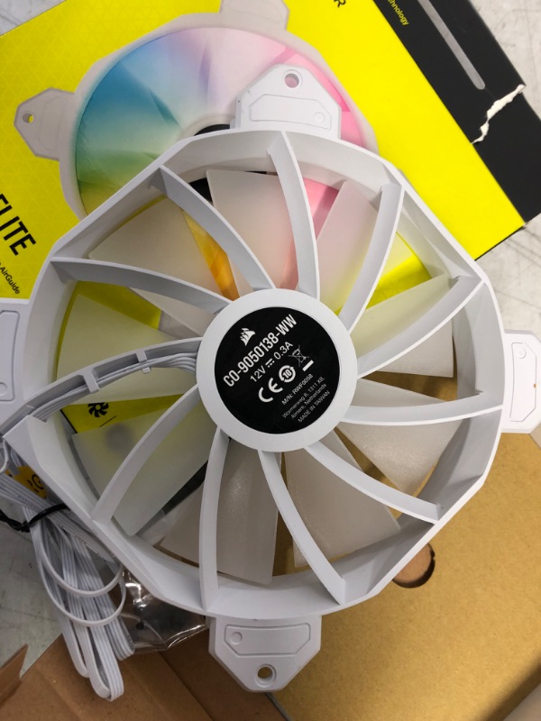 Photo 1 of CORSAIR iCUE SP140 RGB Elite Performance 140mm White PWM Single Fan
