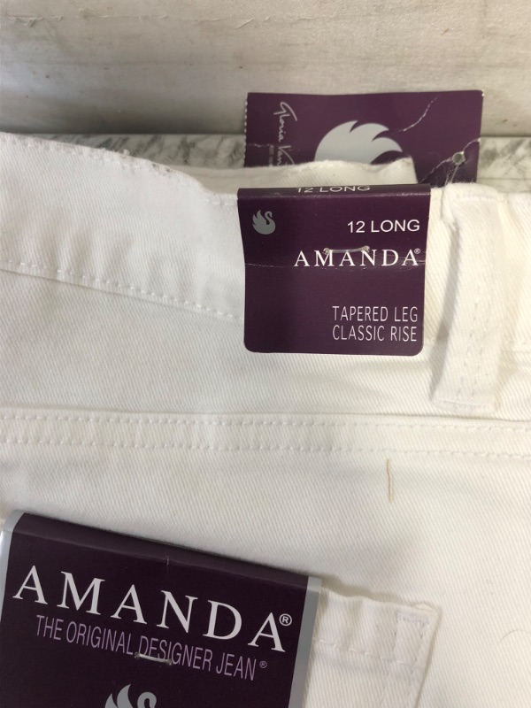 Photo 1 of Gloria Vanderbilt Women's Denim Pants and Jeans - Vintage White Amanda Straight-Leg Jeans - Women size 12 
