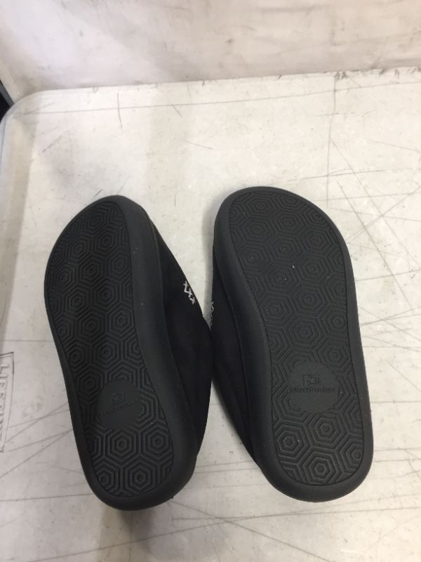 Photo 2 of boys house slippers size 35/36