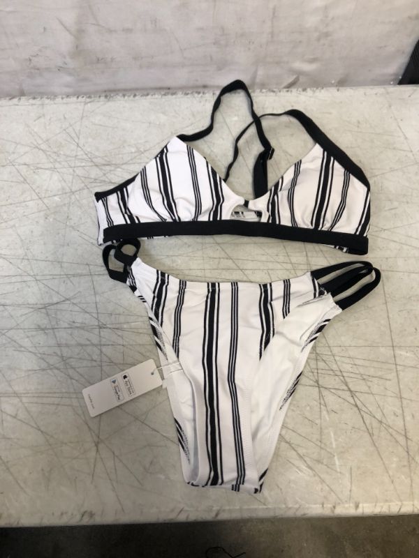 Photo 1 of Cupshe 2 piece bathing suit L