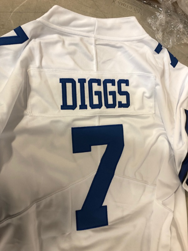 Photo 2 of mens jersey large diggs #7 large