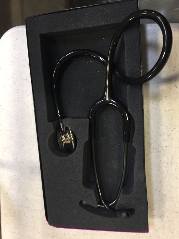 Photo 2 of 3M Littmann Classic III - 5620 - Control Stethoscope, Black Tube, 27 in.
