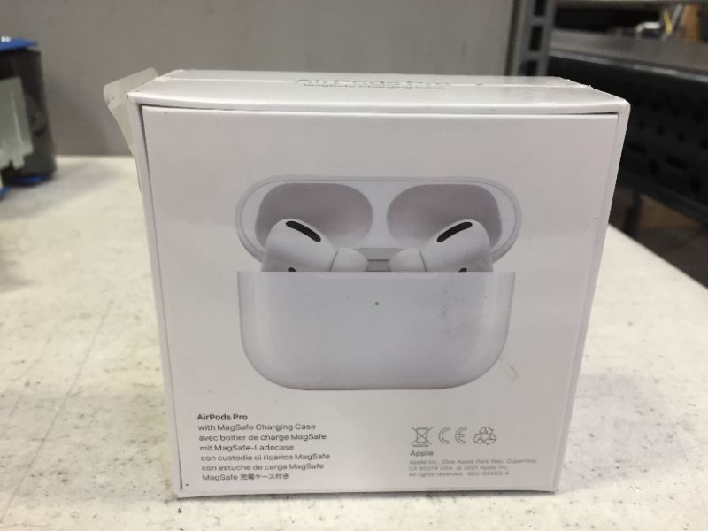 Photo 4 of Apple AirPods Pro  +++FACTORY SEALED