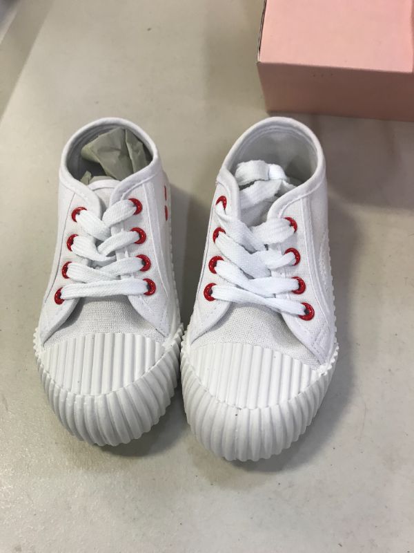 Photo 4 of Krazy Kicks Unisex-Child Comfort Sneaker size 12 WHITE