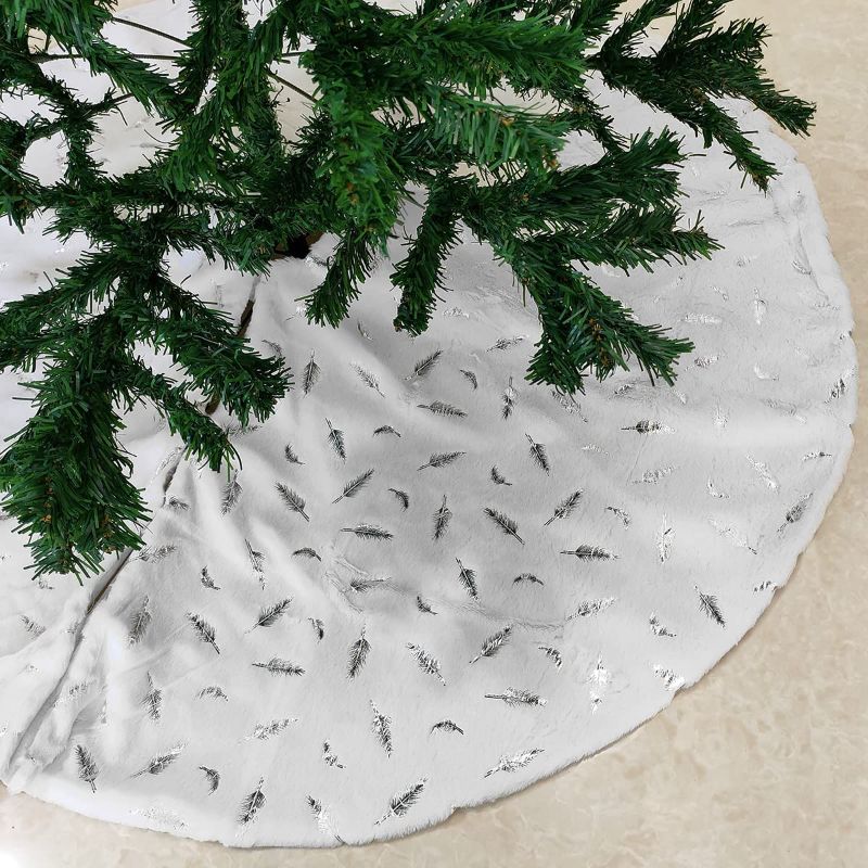 Photo 1 of Christmas Tree Skirt 48 Inches Faux Fur White Large Tree Skirt Silver Feathers Tree Skirt for Christmas Tree Decorations
