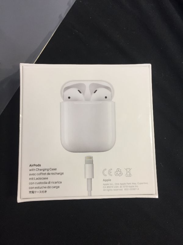 Photo 5 of Apple AirPods (2nd Generation)
