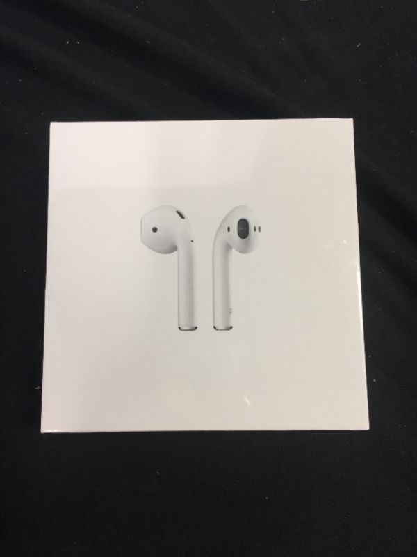 Photo 4 of Apple AirPods (2nd Generation)
