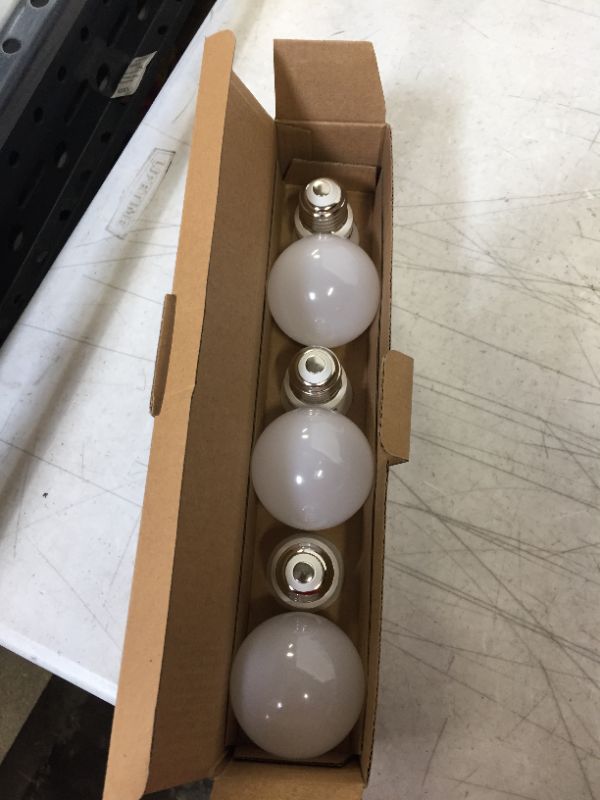 Photo 2 of Yamao A19 Led Light Bulbs 60 Watt Equivalent,Daylight 5000K Led Bulbs,Non Dimmable Standard E26 Base Lightbulbs,9W Energy Efficient 800 Lumens,Indoor Type A Led Flood Light Bulbs (6 Pack)
