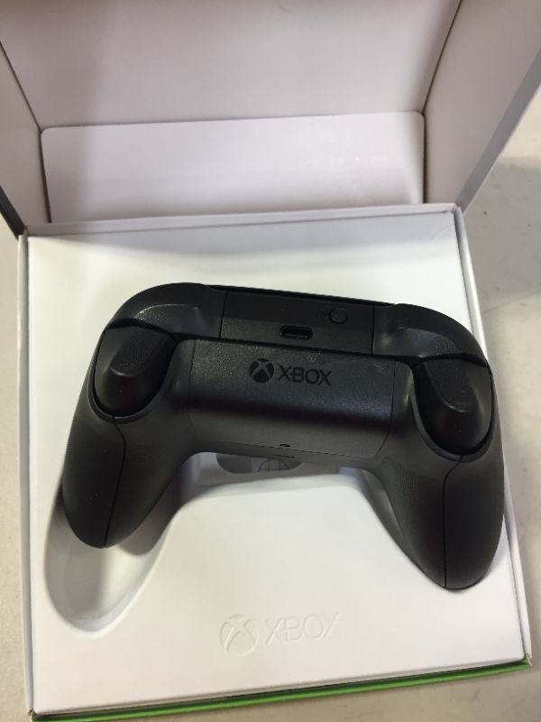 Photo 3 of Xbox Core Wireless Controller – Carbon Black MISSING CHARGER 