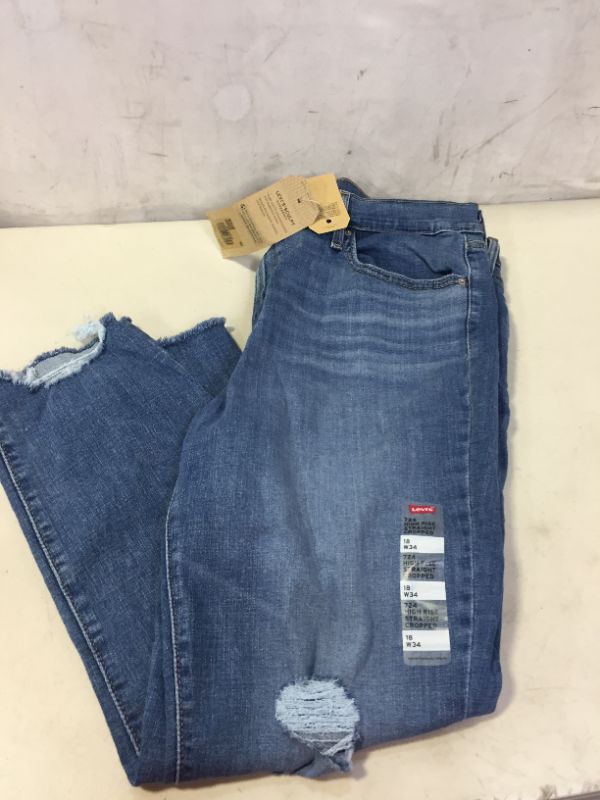 Photo 2 of Levi's Women's 724 High Rise Straight Crop Jeans 18 W34