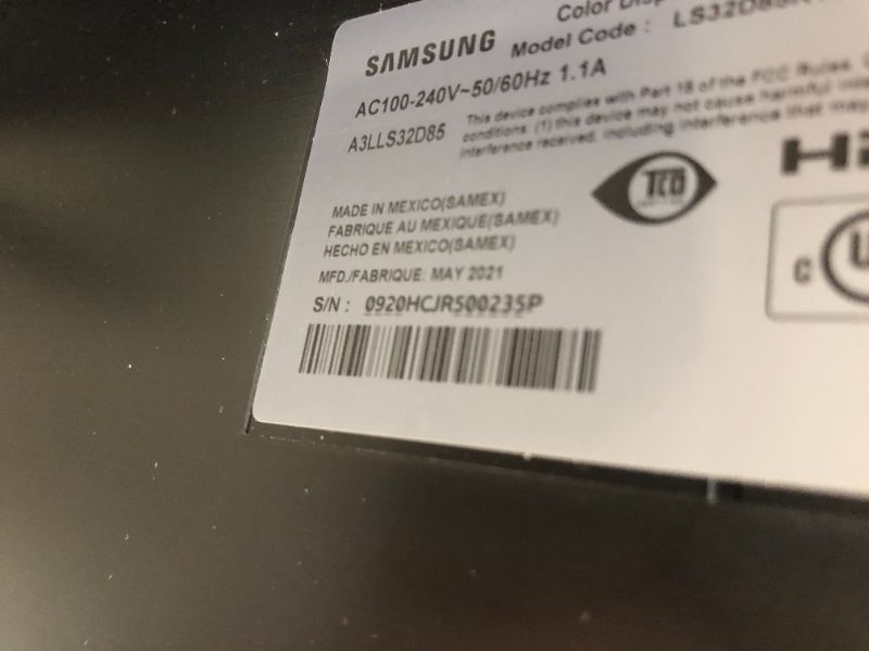 Photo 1 of Samsung SD850 32" WQHD (2560x1440) 16:9 Aspect Ratio LED-LitMonitor (LS32D85KTSR/ZA) Titanium Silver/matte Black
