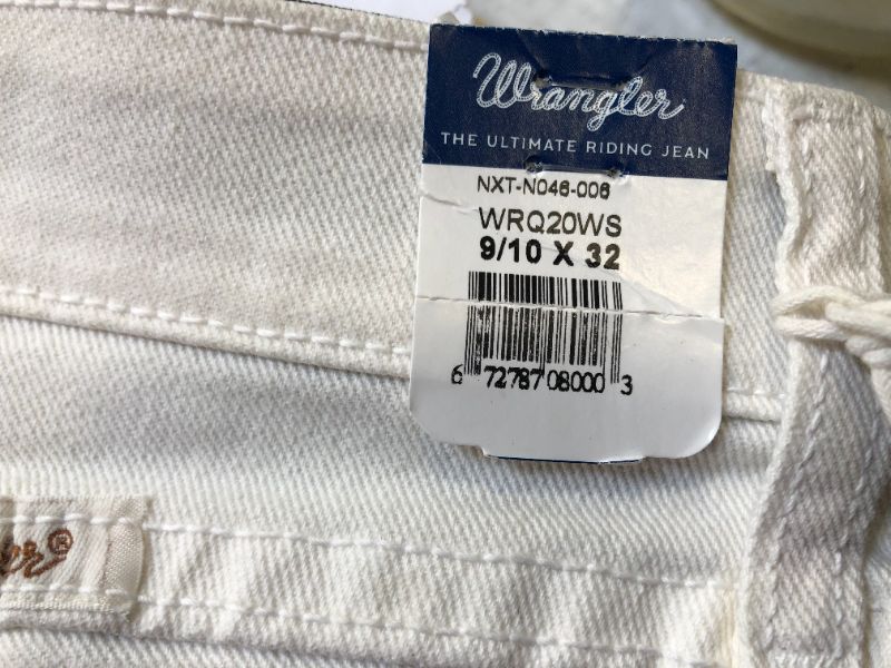 Photo 4 of Wrangler Q-Baby White Jeans White 9X32