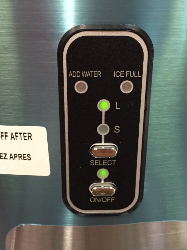 Photo 1 of Frigidaire EFIC106SSR 26lb. Portable Countertop Ice Maker - Recertified
