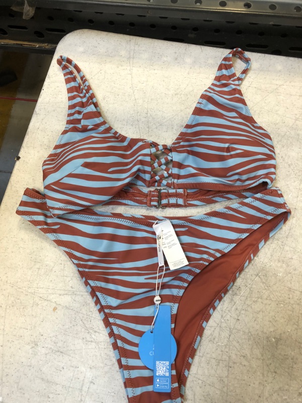 Photo 1 of cupshe womens bathing suit size in image 
