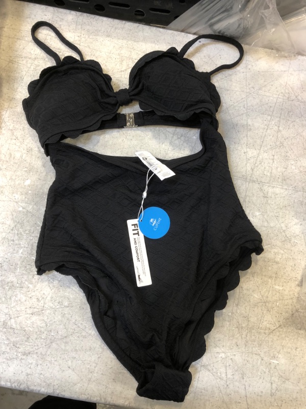 Photo 1 of cupshe womens bathing suit size in image 