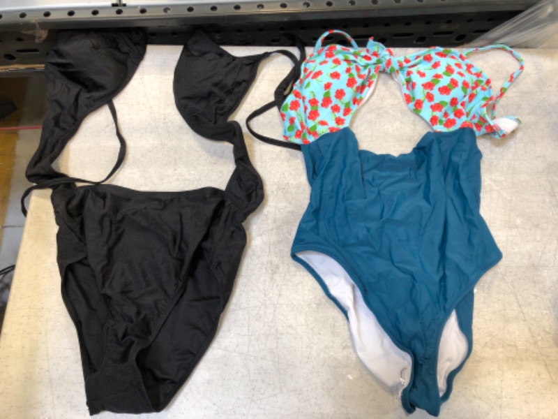 Photo 1 of Cupshe women's swimsuits 2 pack