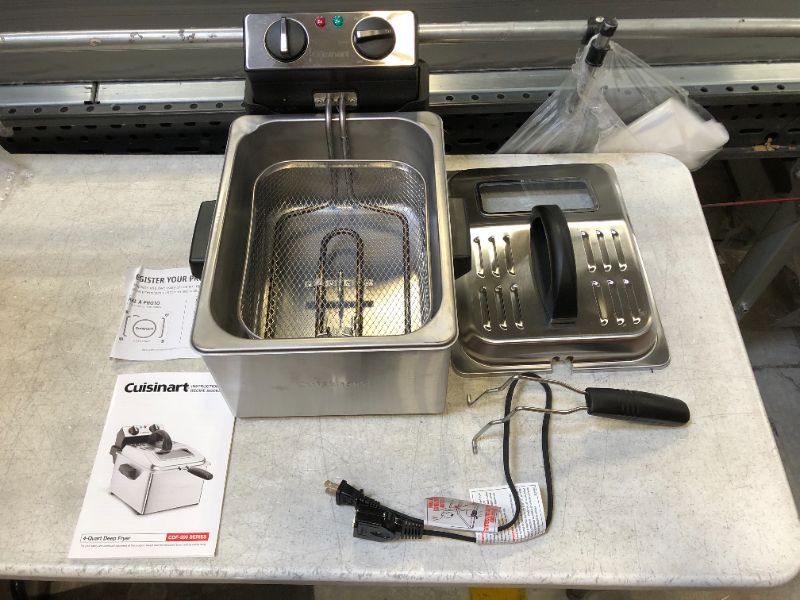 Photo 2 of Cuisinart CDF-200P1 Professional Deep Fryer, 1 gallon, Stainless Steel
