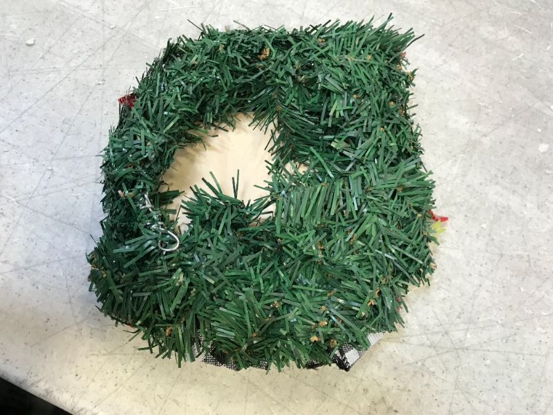 Photo 2 of 9inch christmas wreath