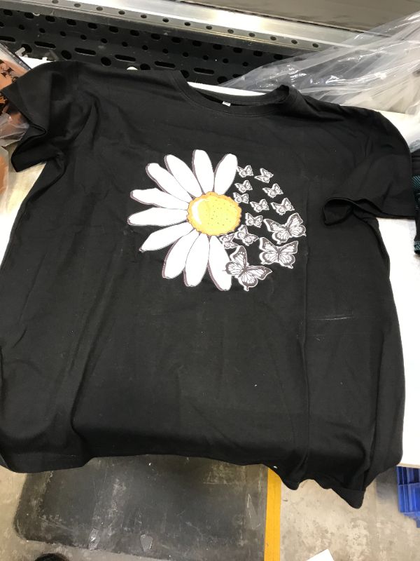 Photo 1 of 2xlarge flower black shirt