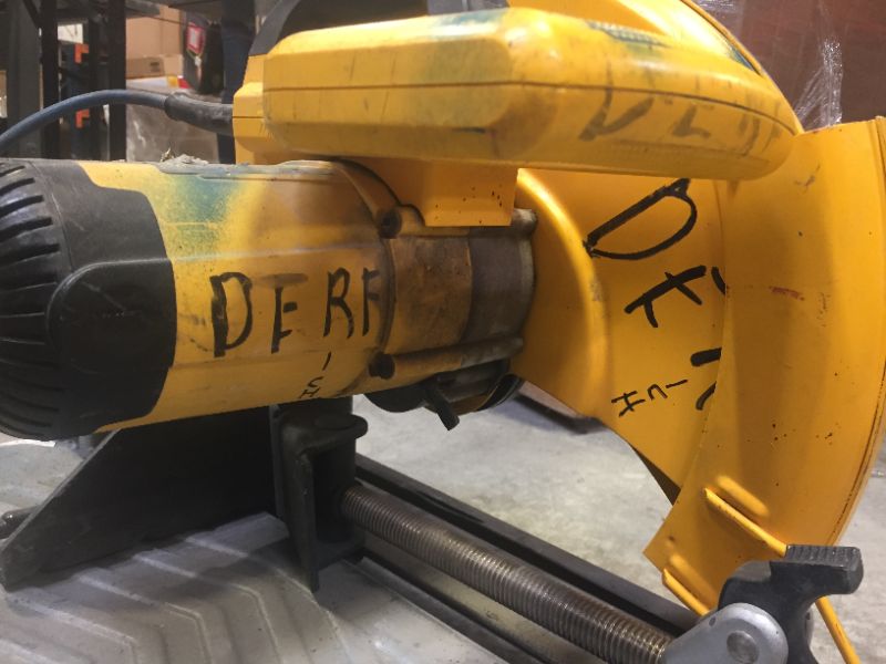 Photo 2 of dewalt chop saw d33715