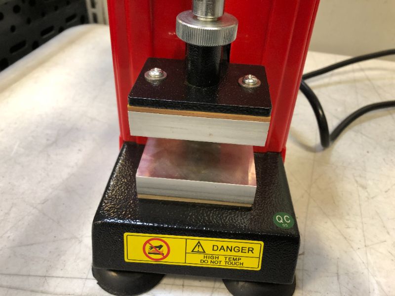Photo 4 of  Red Manual Portable Heat Rosin Press - CH2034
