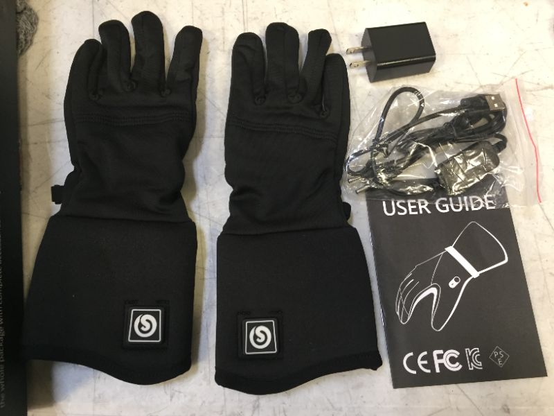 Photo 1 of  Heated Gloves USB Heated Rechargeable xxl size --batteries included 