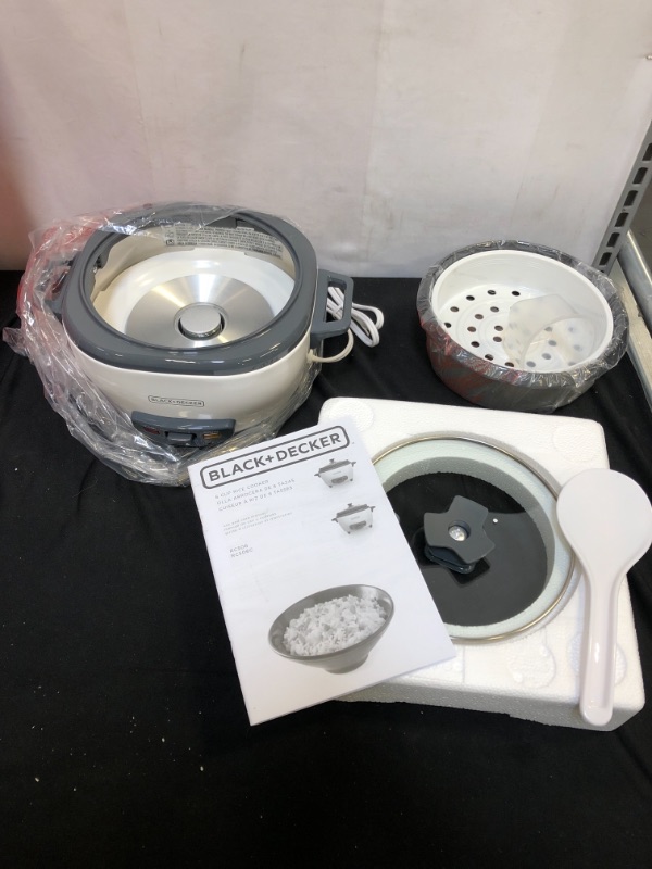 Photo 2 of BLACK+DECKER Rice Cooker, 6-cup, White - PARTS ONLY 
