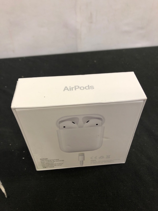 Photo 1 of Apple AirPods (2nd Generation)
