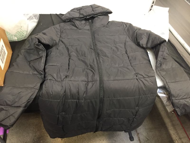 Photo 1 of Amazon Essentials Women's Lightweight Water-Resistant Hooded Puffer Coat SIZE MEDIUM