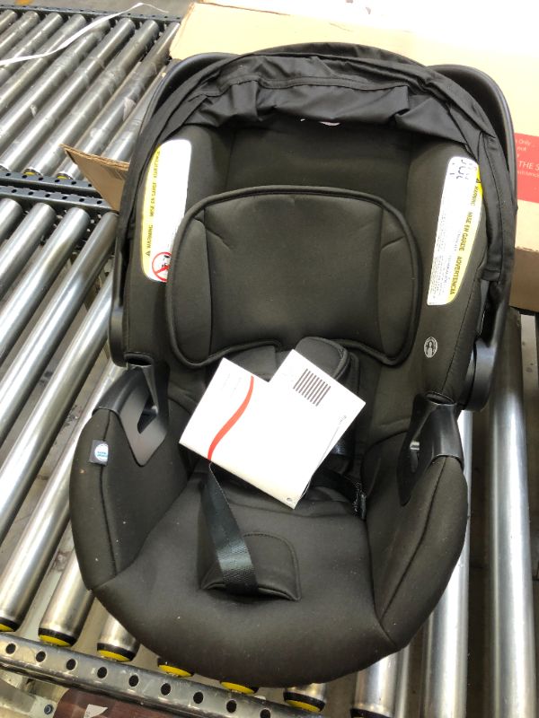 Photo 4 of Britax B-Lively and B-Safe Gen2 Travel System, Eclipse Black SafeWash
