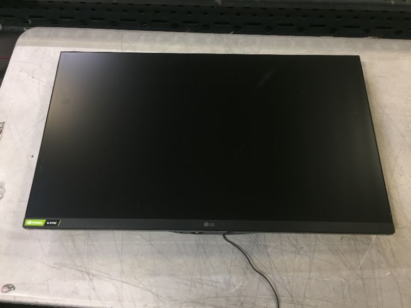 Photo 2 of LG UltraGear 27GL83A-B 27" QHD 2560 x 1440 (2K) 144 Hz HDMI, DisplayPort, Audio NVIDIA G-Sync Compatible IPS Gaming Monitor---MISSING ALL CABLES AND POWER CORD---SCREEN IS DIRTY---

