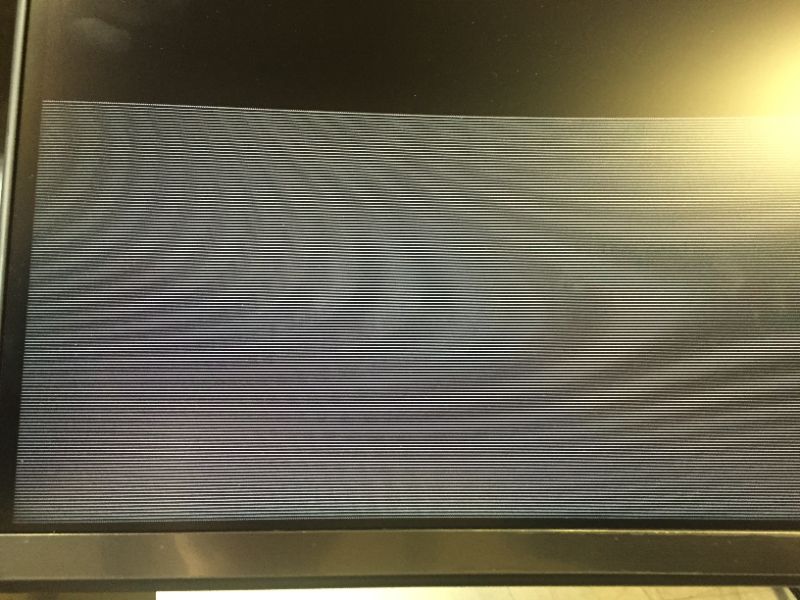 Photo 3 of Samsung C27T550FDNXZ 27 inch Curved FHD FreeSync Monitor---HALF OF THE SCREEN DOESNT SHOW WELL/DAMAGED-IS PIXELATED---
