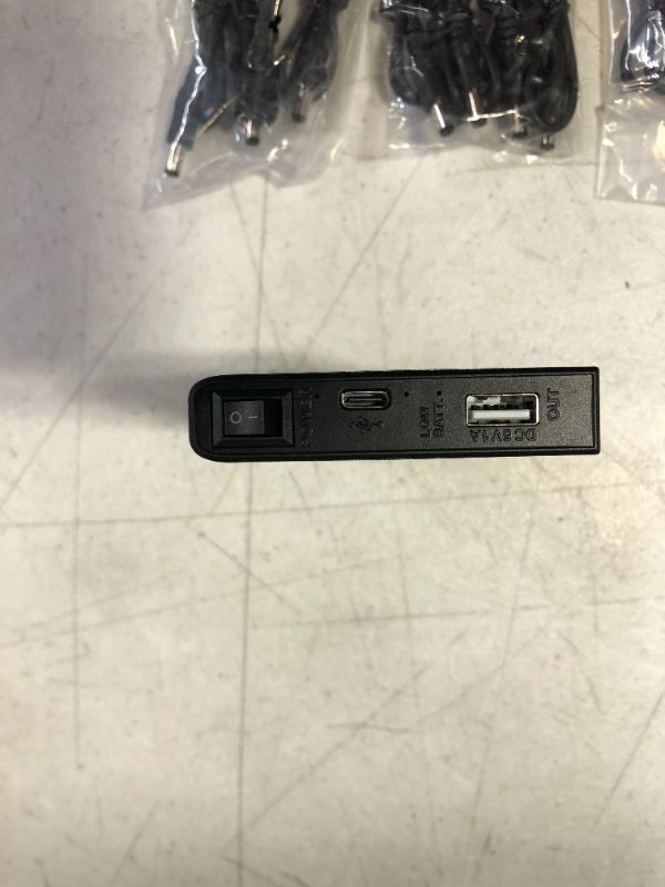Photo 1 of Guitar Pedal Power Supply,Horse Portable 7 Isolated DC Output Built-in Rechargeable Battery for 9V Guitar Bass Effect Pedals with Short Circuit/overcurrent Protection and USB Port for iPhone iPad