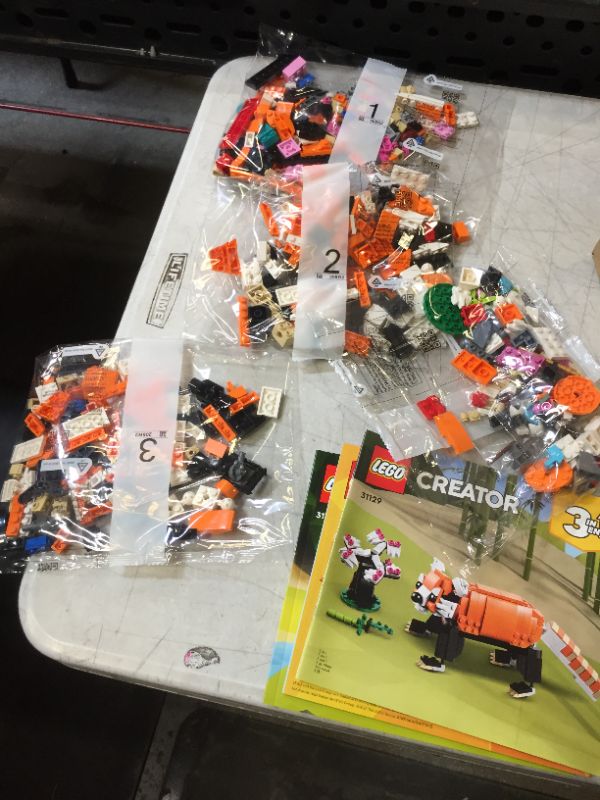 Photo 2 of LEGO Creator Majestic Tiger 31129 Building Set

