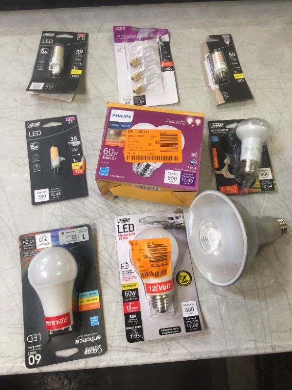 Photo 1 of BUNDLE OF VARIOUS LIGHT BULBS LIGHTING BUNDLE