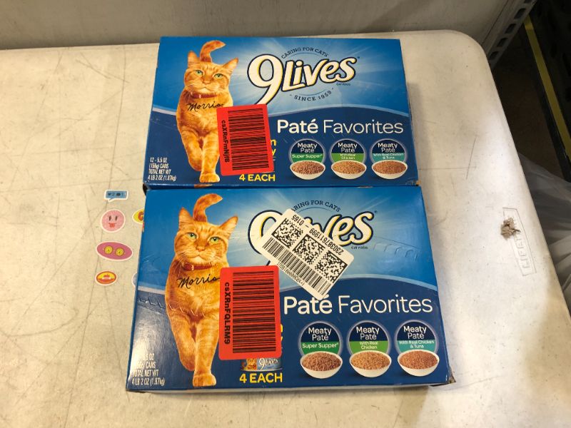 Photo 2 of 9Lives Paté Favorites Wet Cat Food Variety Pack, 5.5 Oz Cans, 12 Count 2 pack expires 05/17/2023
