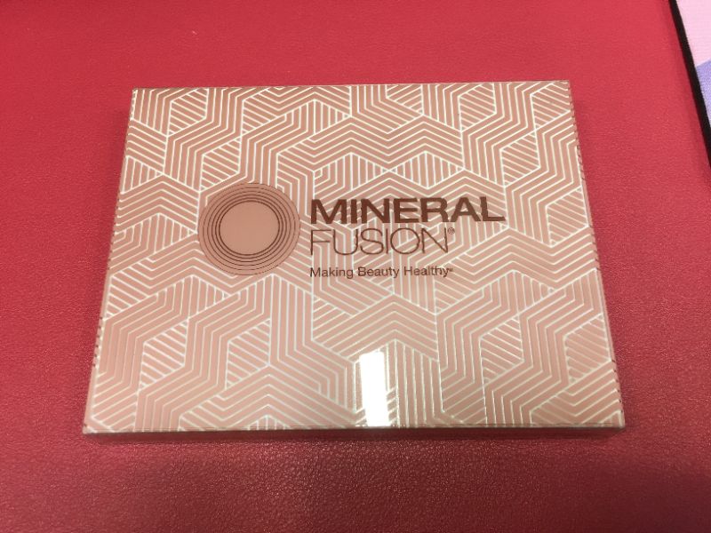 Photo 1 of Mineral Fusion, Limited Edition Velvet Eye Shadow Palette, Multi Colors, 1 Count