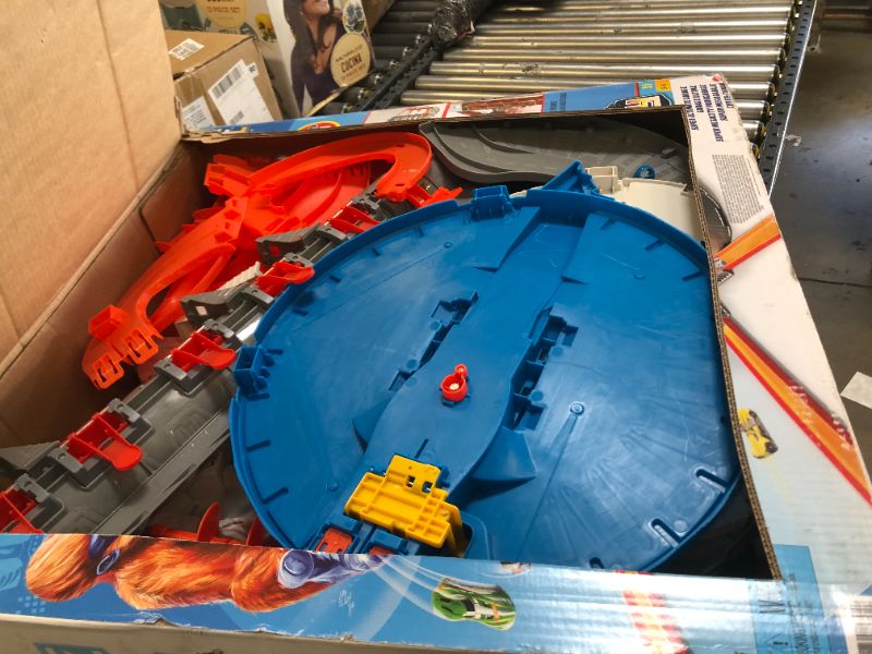 Photo 1 of Hot Wheels Super Ultimate Garage Playset