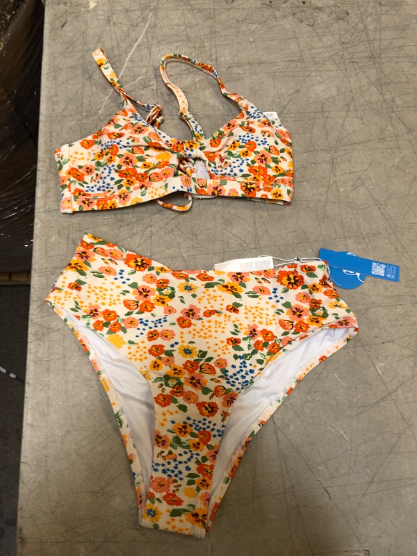 Photo 1 of Everlee Floral Lace Up Mid Waist Bikini. Small
Light Green Floral Bandeau Bikini Top. Small

