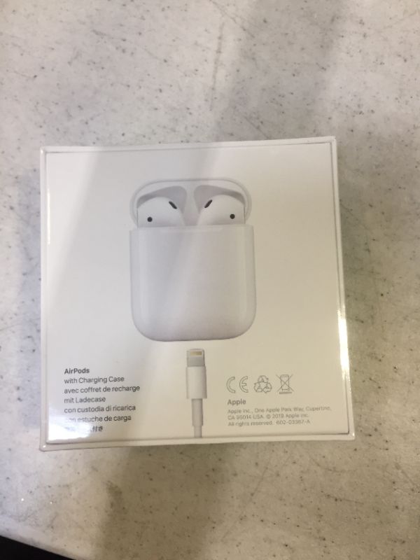 Photo 2 of Apple AirPods (2nd Generation)
