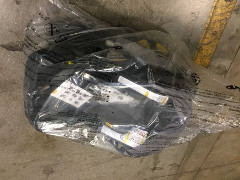 Photo 1 of Doona 2019 Infant Car Seat with Base in Greyhound
