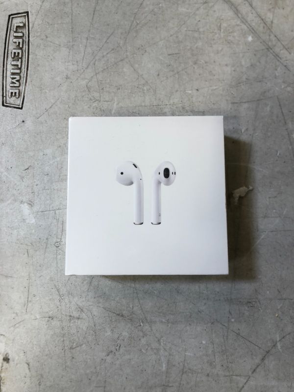 Photo 2 of Apple - AirPods with Charging Case (2nd generation) - White
