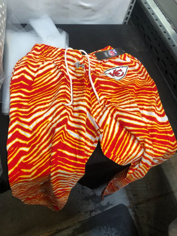 Photo 1 of Zubaz Men's Zebra Left Hip Logo Track Pant Kansas City Chiefs SIZE SMALL/MEDIUM