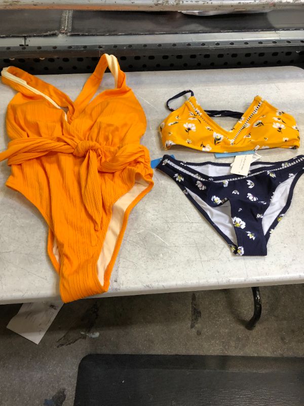 Photo 1 of Women's Swimsuits 2 Pack Sz S, M