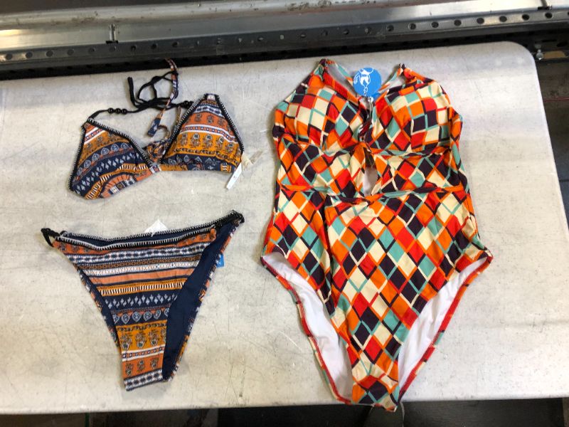 Photo 1 of Women's Swimsuits 2 Pack Sz M, XL