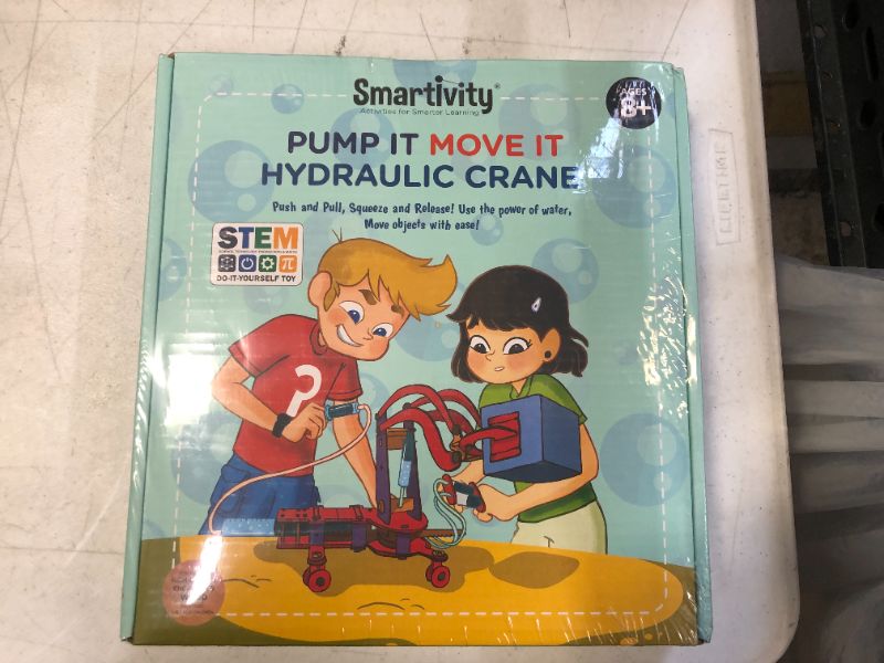 Photo 1 of Smartivity Pump It Move It Hydraulic Crane S.T.E.M. Educational D.I.Y. Toy 