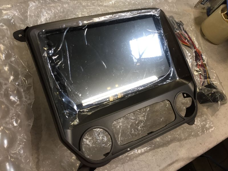 Photo 1 of GPS screen with molded frame--- unknown serial and model number 