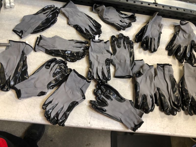 Photo 1 of 15 count work gloves color black and grey size large 