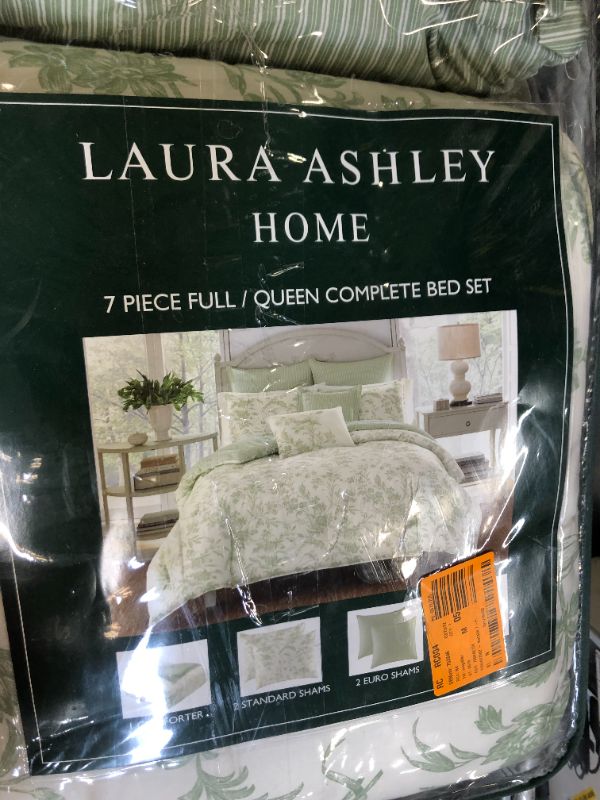 Photo 2 of Green Natalie Comforter Set (Full/Queen) - Laura Ashley